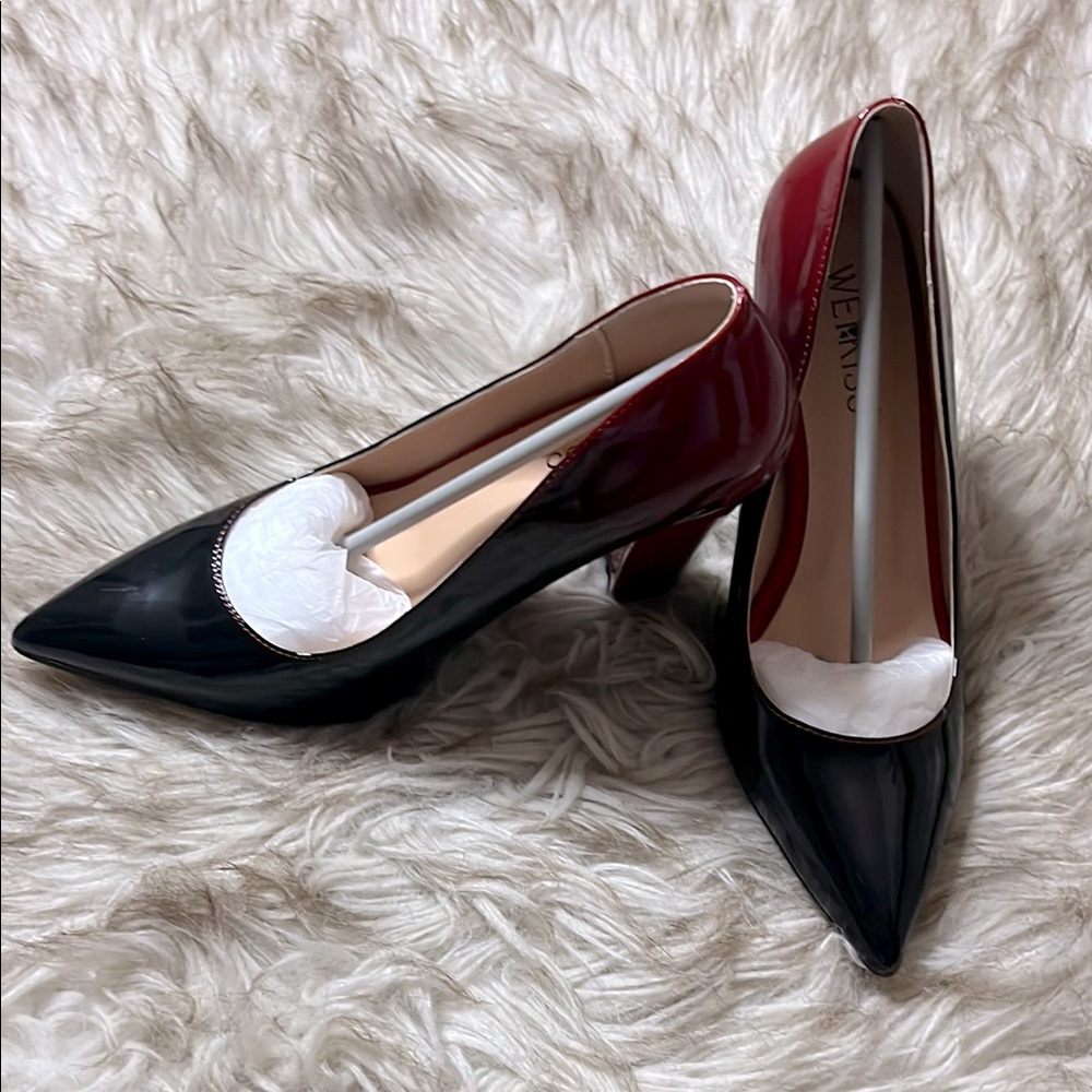 WET KISS Hombre Black and Red Heels